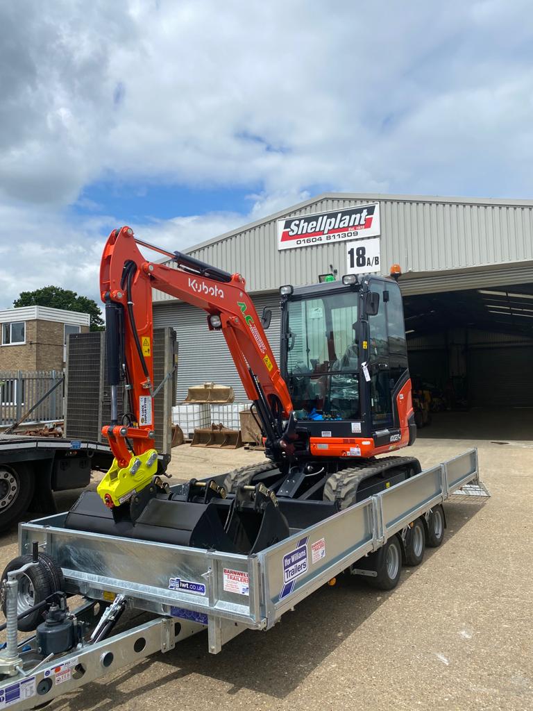 Shellplant Adam from A C Groundworks Construction Ltd collecting a Kubota KX 027-4